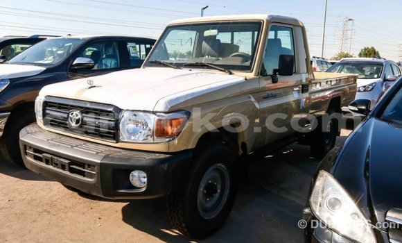 Acheter Import Voiture Toyota Land Cruiser Beige à Import - Dubai, Rwanda Acheter Import Voiture Toyota Land Cruiser Beige à Import - Dubai, Rwanda