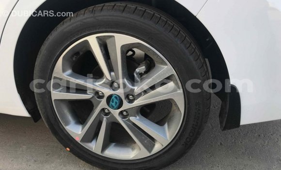 Buy Import Hyundai Elantra White Car in Import - Dubai in Rwanda Buy Import Hyundai Elantra White Car in Import - Dubai in Rwanda