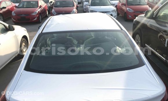 Buy Import Hyundai Elantra White Car in Import - Dubai in Rwanda Buy Import Hyundai Elantra White Car in Import - Dubai in Rwanda