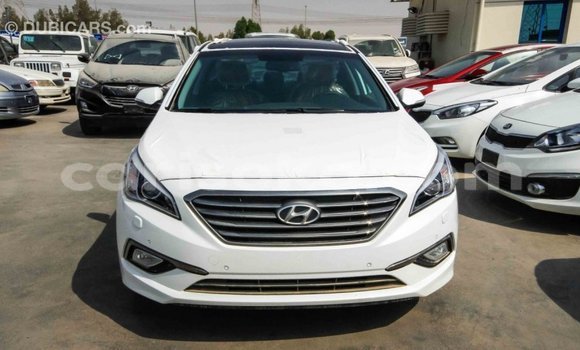 Acheter Import Voiture Hyundai Sonata Blanc à Import - Dubai, Rwanda Acheter Import Voiture Hyundai Sonata Blanc à Import - Dubai, Rwanda