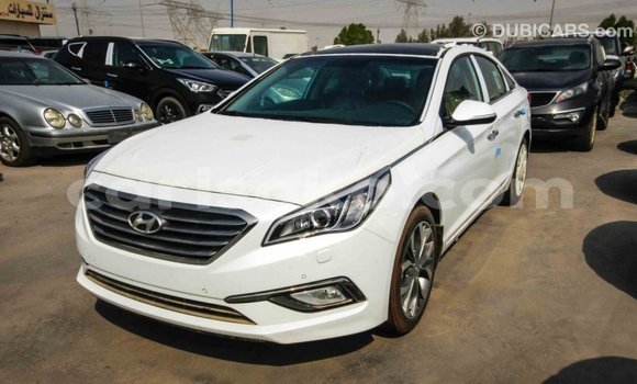 Acheter Import Voiture Hyundai Sonata Blanc à Import - Dubai, Rwanda Acheter Import Voiture Hyundai Sonata Blanc à Import - Dubai, Rwanda