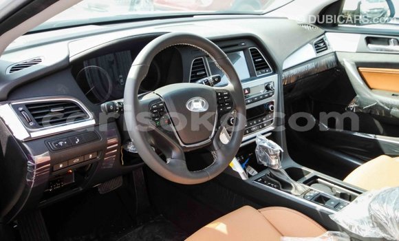 Acheter Import Voiture Hyundai Sonata Blanc à Import - Dubai, Rwanda Acheter Import Voiture Hyundai Sonata Blanc à Import - Dubai, Rwanda