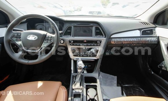 Acheter Import Voiture Hyundai Sonata Blanc à Import - Dubai, Rwanda Acheter Import Voiture Hyundai Sonata Blanc à Import - Dubai, Rwanda