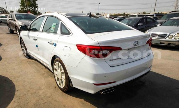 Acheter Import Voiture Hyundai Sonata Blanc à Import - Dubai, Rwanda Acheter Import Voiture Hyundai Sonata Blanc à Import - Dubai, Rwanda