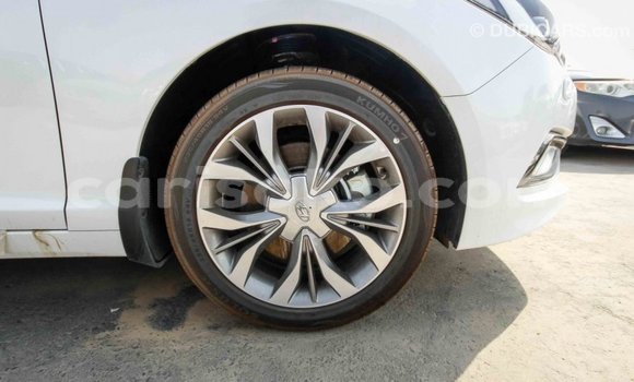 Acheter Import Voiture Hyundai Sonata Blanc à Import - Dubai, Rwanda Acheter Import Voiture Hyundai Sonata Blanc à Import - Dubai, Rwanda