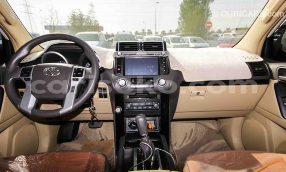 Acheter Import Voiture Toyota Prado Blanc à Import - Dubai, Rwanda Acheter Import Voiture Toyota Prado Blanc à Import - Dubai, Rwanda