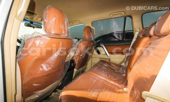 Acheter Import Voiture Toyota Prado Blanc à Import - Dubai, Rwanda Acheter Import Voiture Toyota Prado Blanc à Import - Dubai, Rwanda