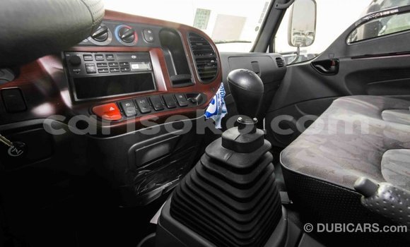 Acheter Import Voiture Hyundai Accent Blanc à Import - Dubai, Rwanda Acheter Import Voiture Hyundai Accent Blanc à Import - Dubai, Rwanda