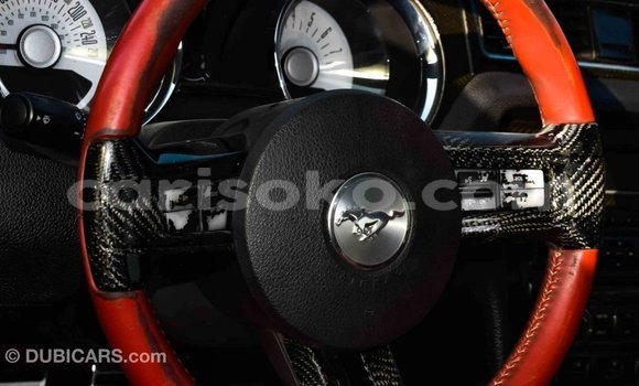 Acheter Import Voiture Ford Mustang Rouge à Import - Dubai, Rwanda Acheter Import Voiture Ford Mustang Rouge à Import - Dubai, Rwanda