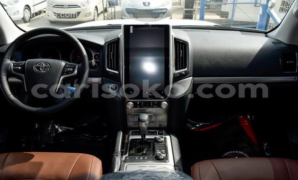 Acheter Import Voiture Toyota Land Cruiser Noir à Import - Dubai, Rwanda Acheter Import Voiture Toyota Land Cruiser Noir à Import - Dubai, Rwanda