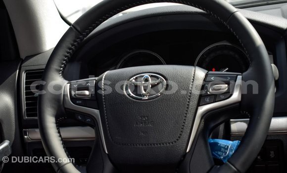 Acheter Import Voiture Toyota Land Cruiser Noir à Import - Dubai, Rwanda Acheter Import Voiture Toyota Land Cruiser Noir à Import - Dubai, Rwanda
