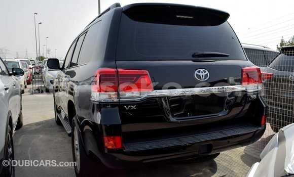 Acheter Import Voiture Toyota Land Cruiser Noir à Import - Dubai, Rwanda Acheter Import Voiture Toyota Land Cruiser Noir à Import - Dubai, Rwanda