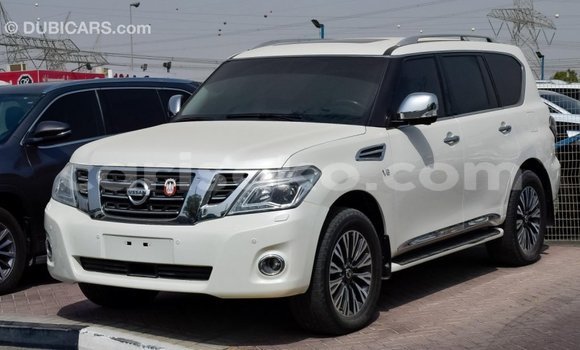 Acheter Import Voiture Nissan Patrol Blanc à Import - Dubai, Rwanda Acheter Import Voiture Nissan Patrol Blanc à Import - Dubai, Rwanda