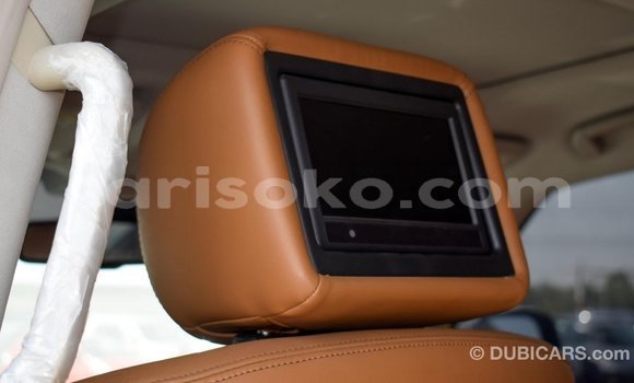 Acheter Import Voiture Nissan Patrol Blanc à Import - Dubai, Rwanda Acheter Import Voiture Nissan Patrol Blanc à Import - Dubai, Rwanda