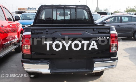 Acheter Import Voiture Toyota Hilux Noir à Import - Dubai, Rwanda Acheter Import Voiture Toyota Hilux Noir à Import - Dubai, Rwanda