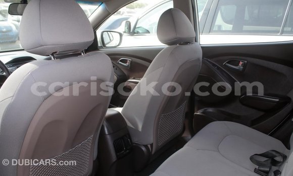 Buy Import Hyundai Tucson Beige Car in Import - Dubai in Rwanda Buy Import Hyundai Tucson Beige Car in Import - Dubai in Rwanda