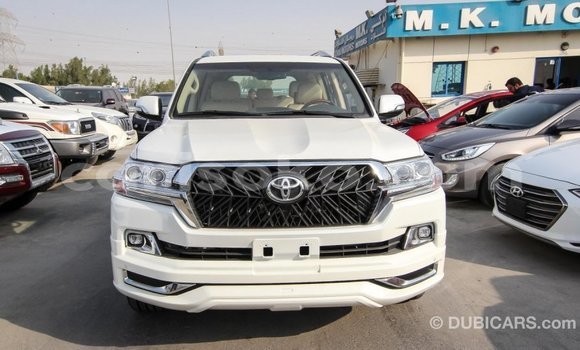 Sayi Imported Toyota Land Cruiser Blanc Mota in Import - Dubai a Rwanda Sayi Imported Toyota Land Cruiser Blanc Mota in Import - Dubai a Rwanda