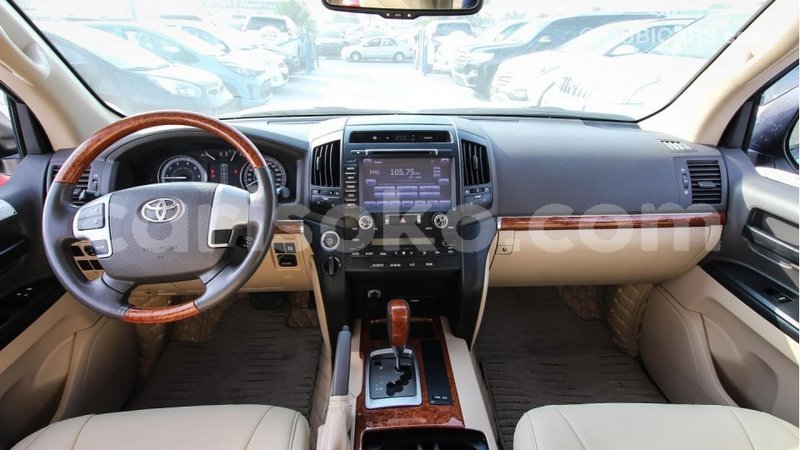 Big with watermark toyota land cruiser rwanda import dubai 10407