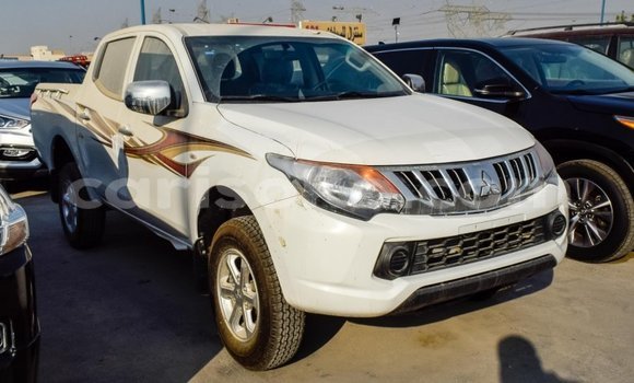 Acheter Import Voiture Mitsubishi L200 Blanc à Import - Dubai, Rwanda Acheter Import Voiture Mitsubishi L200 Blanc à Import - Dubai, Rwanda