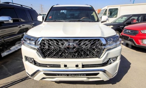Buy Import Toyota Land Cruiser White Car in Import - Dubai in Rwanda Buy Import Toyota Land Cruiser White Car in Import - Dubai in Rwanda
