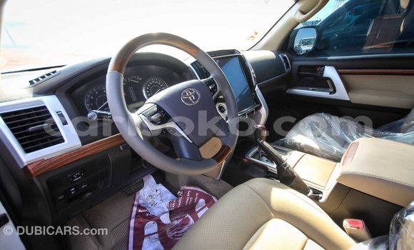 Buy Import Toyota Land Cruiser White Car in Import - Dubai in Rwanda Buy Import Toyota Land Cruiser White Car in Import - Dubai in Rwanda
