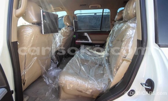 Buy Import Toyota Land Cruiser White Car in Import - Dubai in Rwanda Buy Import Toyota Land Cruiser White Car in Import - Dubai in Rwanda