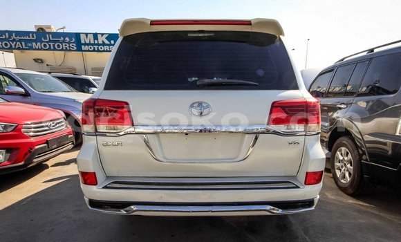 Buy Import Toyota Land Cruiser White Car in Import - Dubai in Rwanda Buy Import Toyota Land Cruiser White Car in Import - Dubai in Rwanda