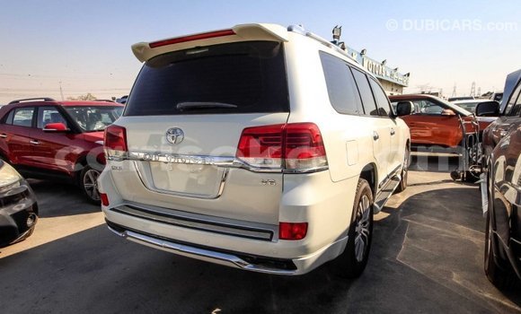 Buy Import Toyota Land Cruiser White Car in Import - Dubai in Rwanda Buy Import Toyota Land Cruiser White Car in Import - Dubai in Rwanda