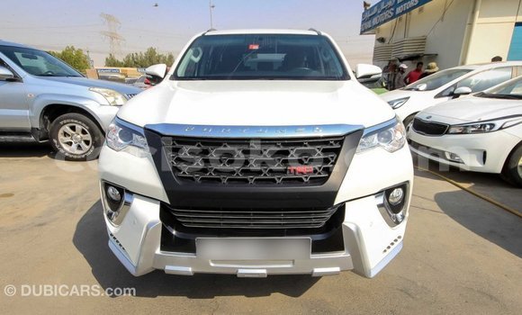 Acheter Import Voiture Toyota Fortuner Blanc à Import - Dubai, Rwanda Acheter Import Voiture Toyota Fortuner Blanc à Import - Dubai, Rwanda