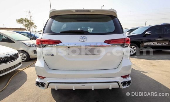 Acheter Import Voiture Toyota Fortuner Blanc à Import - Dubai, Rwanda Acheter Import Voiture Toyota Fortuner Blanc à Import - Dubai, Rwanda