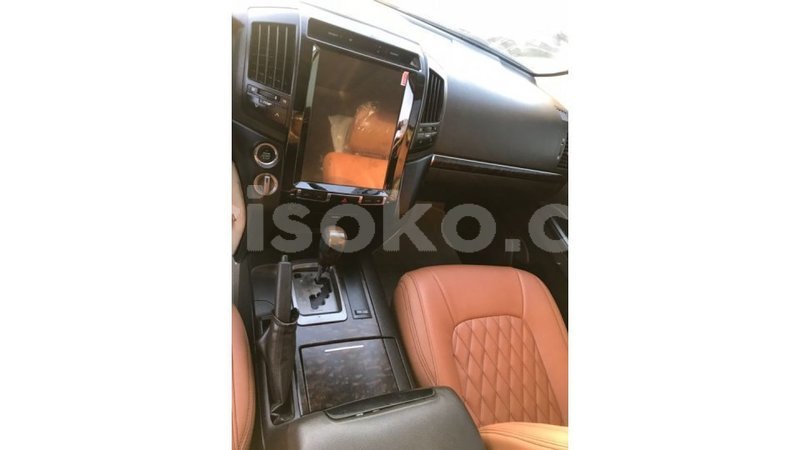 Big with watermark toyota land cruiser rwanda import dubai 10417