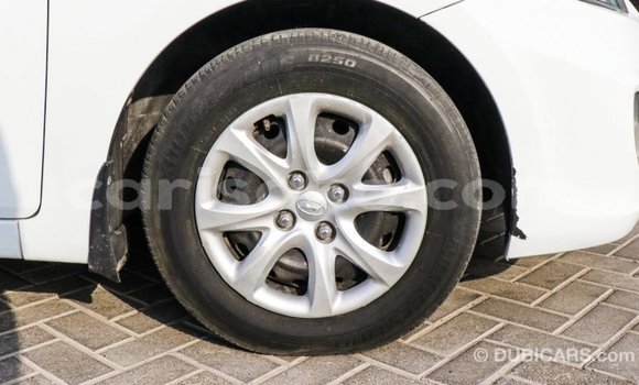 Acheter Import Voiture Hyundai Accent Blanc à Import - Dubai, Rwanda Acheter Import Voiture Hyundai Accent Blanc à Import - Dubai, Rwanda