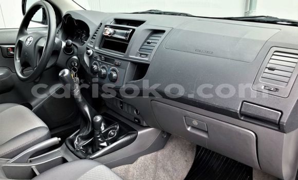 Sayi Na hannu Toyota Hilux Surf Blanc Mota in Nyagatare a Rwanda Sayi Na hannu Toyota Hilux Surf Blanc Mota in Nyagatare a Rwanda