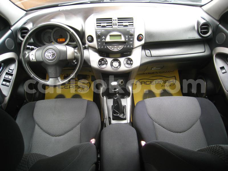 Big with watermark toyota rav4 rwanda kigali 10465