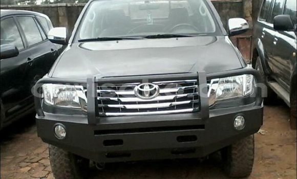Acheter Occasion Voiture Toyota Hilux Gris à Kigali, Rwanda Acheter Occasion Voiture Toyota Hilux Gris à Kigali, Rwanda