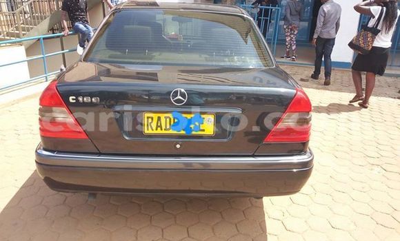 Acheter Occasion Voiture Mercedes-Benz C–Class Noir à Kigali, Rwanda Acheter Occasion Voiture Mercedes-Benz C–Class Noir à Kigali, Rwanda