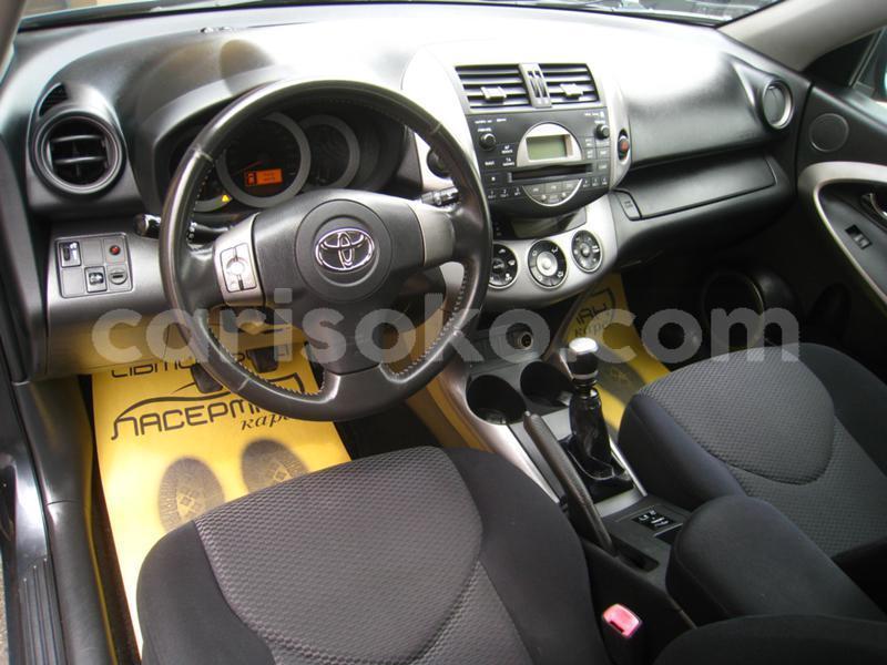 Big with watermark toyota rav4 rwanda kigali 10519