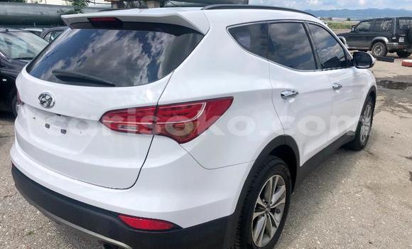 Buy Used Hyundai Santa Fe White Car in Kigali in Rwanda Buy Used Hyundai Santa Fe White Car in Kigali in Rwanda