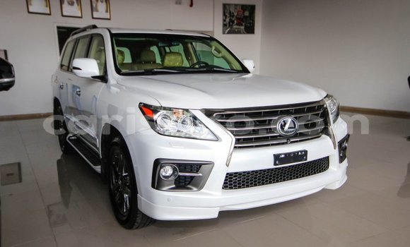 Acheter Occasion Voiture Lexus LX Blanc à Kigali, Rwanda Acheter Occasion Voiture Lexus LX Blanc à Kigali, Rwanda