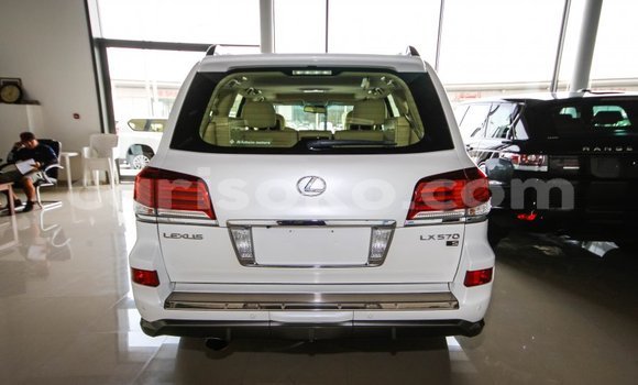 Acheter Occasion Voiture Lexus LX Blanc à Kigali, Rwanda Acheter Occasion Voiture Lexus LX Blanc à Kigali, Rwanda