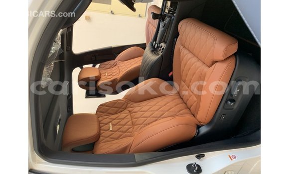 Acheter Import Voiture Lexus LX Blanc à Import - Dubai, Rwanda Acheter Import Voiture Lexus LX Blanc à Import - Dubai, Rwanda