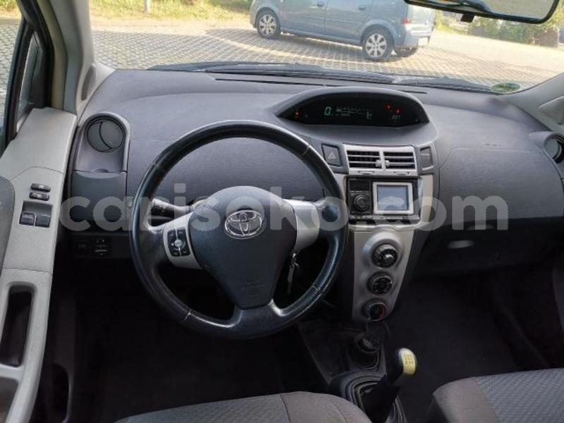 Big with watermark toyota yaris rwanda kigali 10616