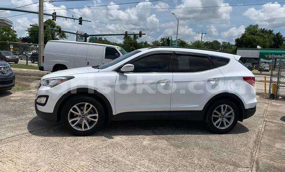 اشتري مستعمل Hyundai Santa Fe Blanc سيارة في Kigali في Rwanda اشتري مستعمل Hyundai Santa Fe Blanc سيارة في Kigali في Rwanda