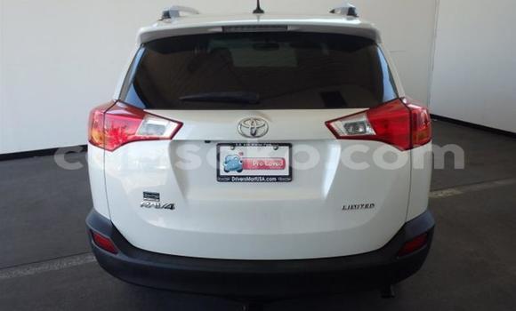 Sayi Imported Toyota RAV4 Blanc Mota in Kigali a Rwanda Sayi Imported Toyota RAV4 Blanc Mota in Kigali a Rwanda