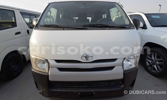 Sayi Imported Toyota Hiace Blanc Mota in Import - Dubai a Rwanda Sayi Imported Toyota Hiace Blanc Mota in Import - Dubai a Rwanda