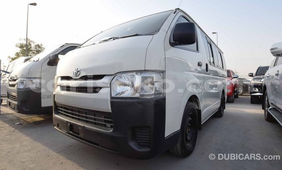 Sayi Imported Toyota Hiace Blanc Mota in Import - Dubai a Rwanda Sayi Imported Toyota Hiace Blanc Mota in Import - Dubai a Rwanda