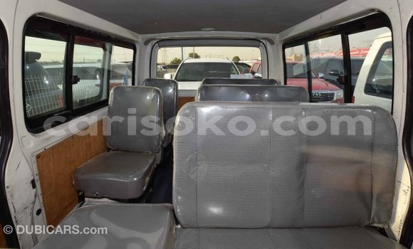 Sayi Imported Toyota Hiace Blanc Mota in Import - Dubai a Rwanda Sayi Imported Toyota Hiace Blanc Mota in Import - Dubai a Rwanda