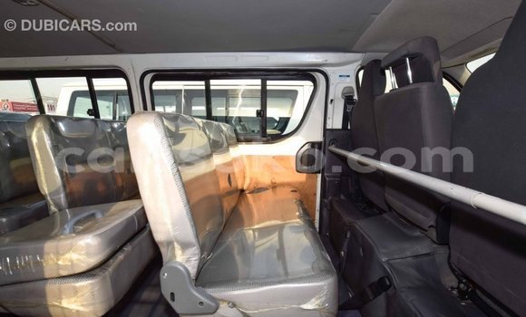 Sayi Imported Toyota Hiace Blanc Mota in Import - Dubai a Rwanda Sayi Imported Toyota Hiace Blanc Mota in Import - Dubai a Rwanda
