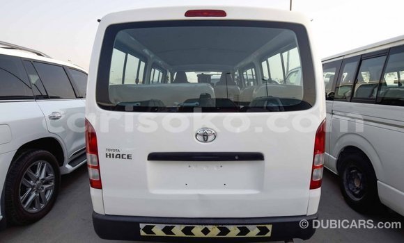 Sayi Imported Toyota Hiace Blanc Mota in Import - Dubai a Rwanda Sayi Imported Toyota Hiace Blanc Mota in Import - Dubai a Rwanda