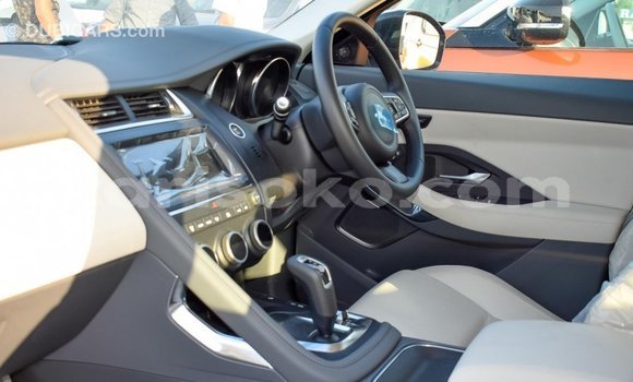 Acheter Import Voiture Jaguar E-Pace Blanc à Import - Dubai, Rwanda Acheter Import Voiture Jaguar E-Pace Blanc à Import - Dubai, Rwanda